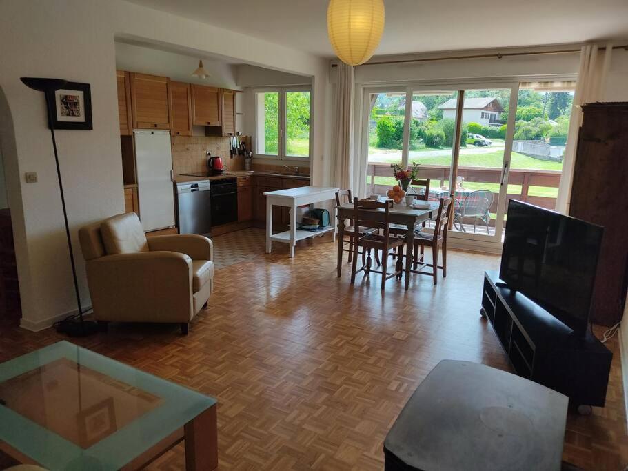 Bel Appartement Au Calme A 5 Minutes Du Village マントン・サン・ベルナール エクステリア 写真